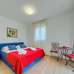 Iva - Znjan Apartman *