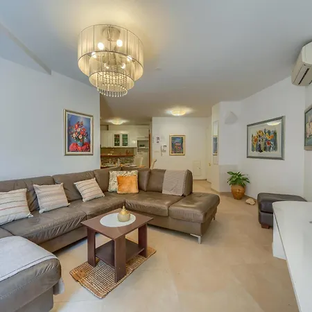 Apartmán Iva - Znjan *