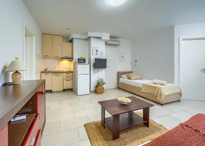 Iva - Znjan Apartmán