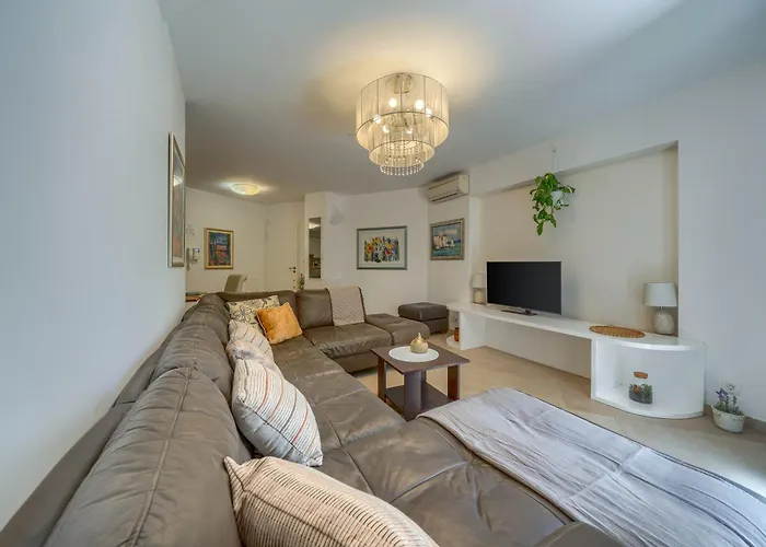 Iva - Znjan Apartmán *