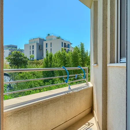 Iva - Znjan Σπλιτ