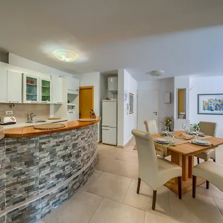 Διαμέρισμα Iva - Znjan *