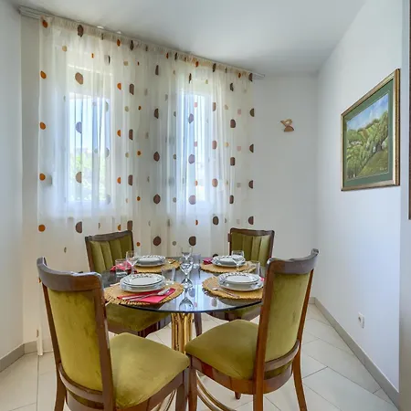 Iva - Znjan Apartment *